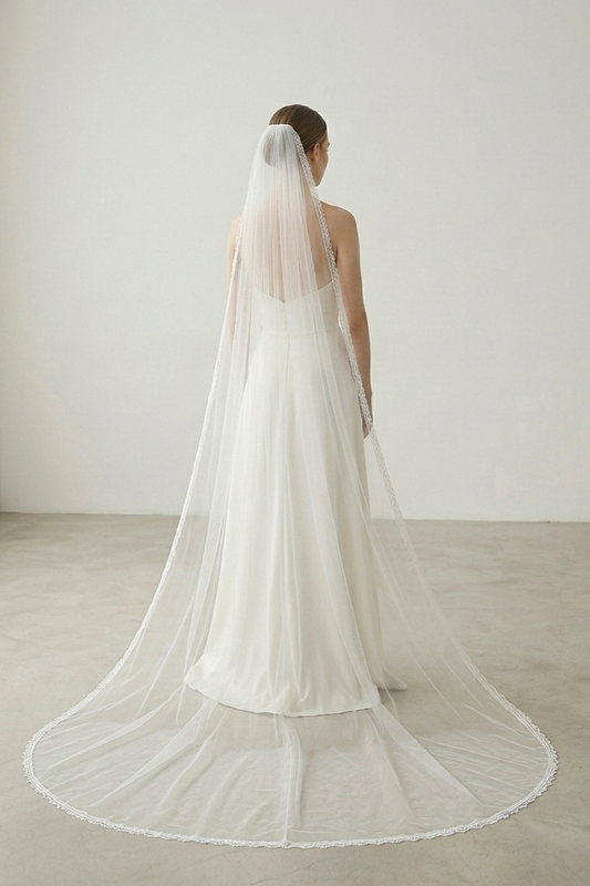 Minimal Lace Cathedral Veil