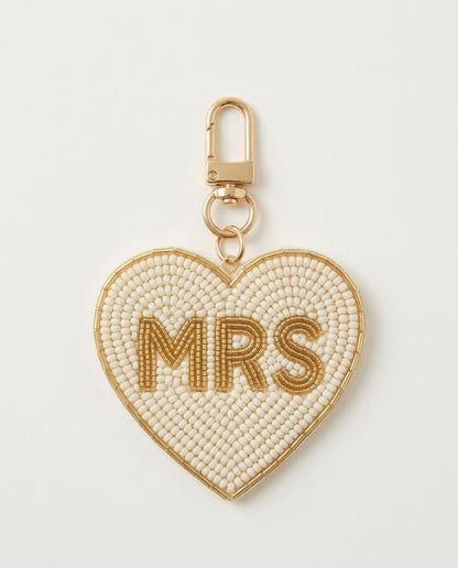 Personalized Mrs Beaded Bag Charm, Custom Pearl Heart Purse Clip, Bridal Keychain for Bride, Newlywed Honeymoon Bag Tag, Wedding Gift
