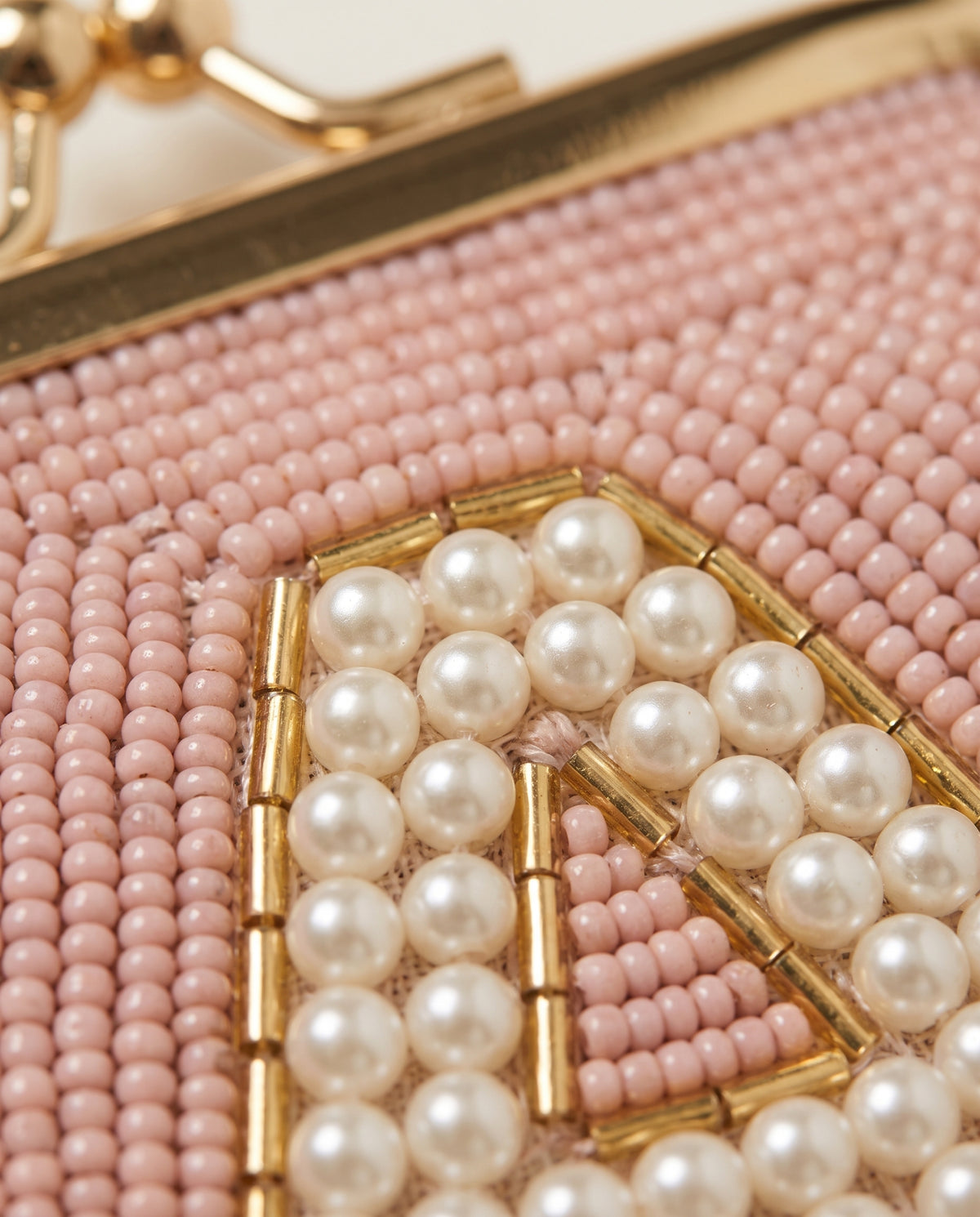 Personalized Beaded Coin Purse with Pearl Initial, Custom Blush Pink Monogram Pouch, Vintage Style Kiss Lock Bridal Keepsake Wallet